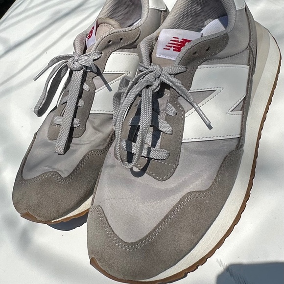 New Balance® 237 unisex shoes size 9 (barely worn) - Picture 1 of 4